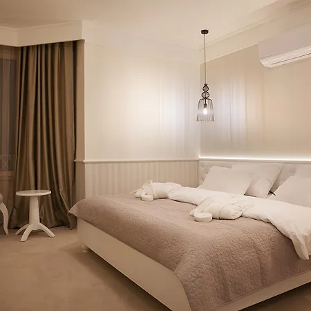 Castello Boutique 4* Cacak